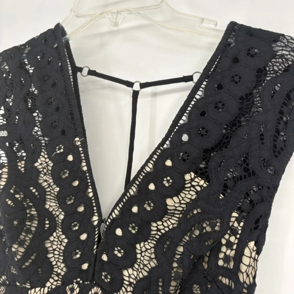Free People Black Boho‎ Lace V-Neck Mini Dress Strappy Back Nude Lining Size 0